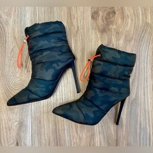 Steve Madden Cloak Camo Puffer Stiletto Boots Women’s 7.5M